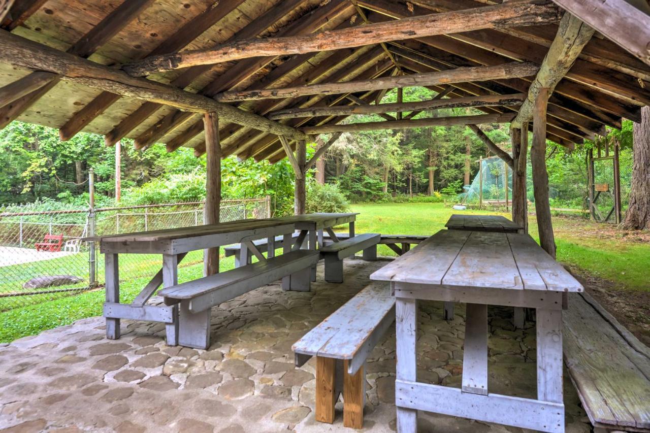 Pet-friendly Pennsylvania Vacation With Pool!